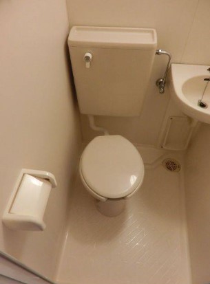 トイレ　同じ建物の別部屋写真を使用している場合があります。詳細はお問