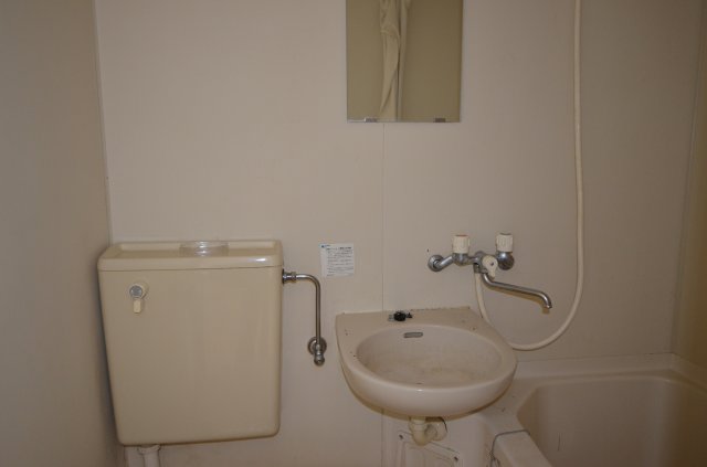 洗面設備　浴室内に洗面台あり！