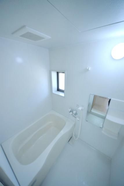 バス・シャワールーム　☆ゆったりお風呂に浸かって下さい☆