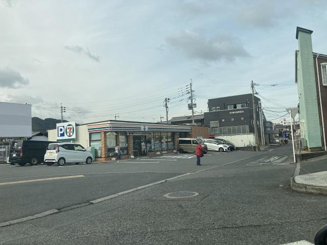 コンビニ　ファミリーマート小倉下石田一丁目店（コンビニ）まで619m