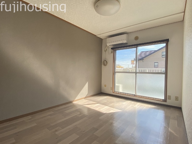 居室・リビング　退去前の写真です