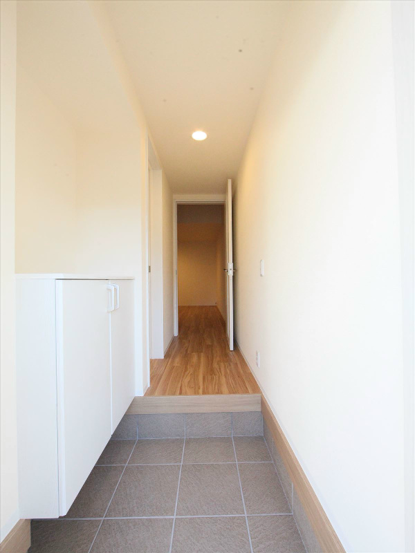 玄関　玄関　シューズボックス付