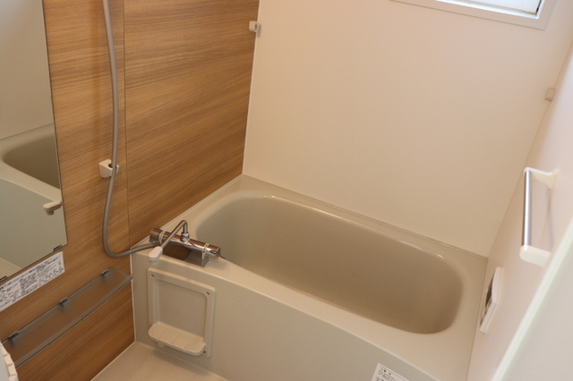 バス・シャワールーム　追い炊き給湯付き浴室