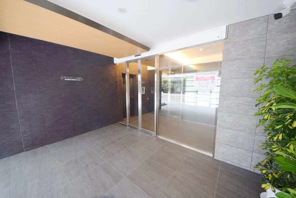 エントランス　エントランス