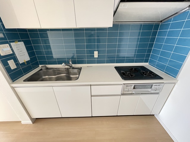 キッチン　別部屋参考写真です