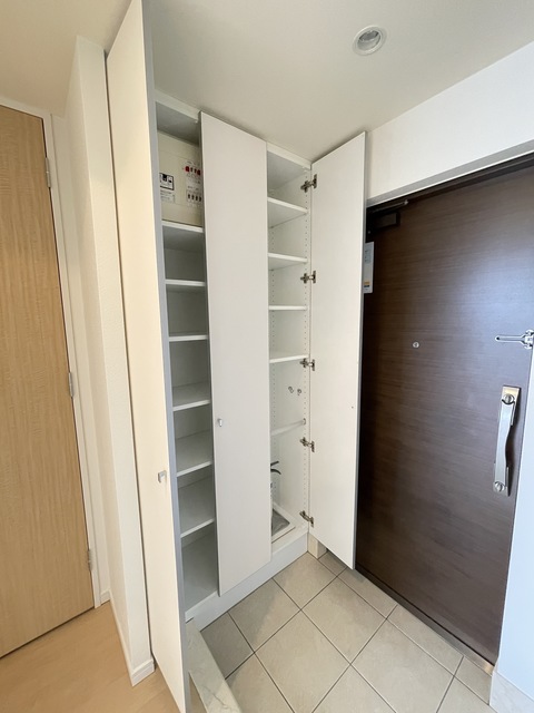 玄関　別部屋参考写真です