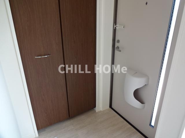 玄関　当社、チルホームのHPもご覧ください(^^)/物件情報多数♪