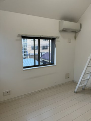 居室・リビング　白基調の洋室♪