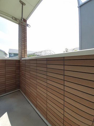 バルコニー　暖かな日差しのふりそそぐバルコニー