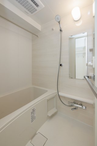 バス・シャワールーム　※写真は同タイプ住戸です。