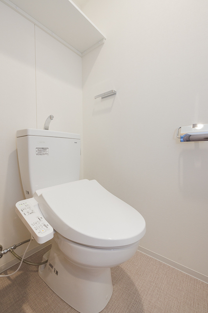 トイレ　※写真は同タイプ住戸です。