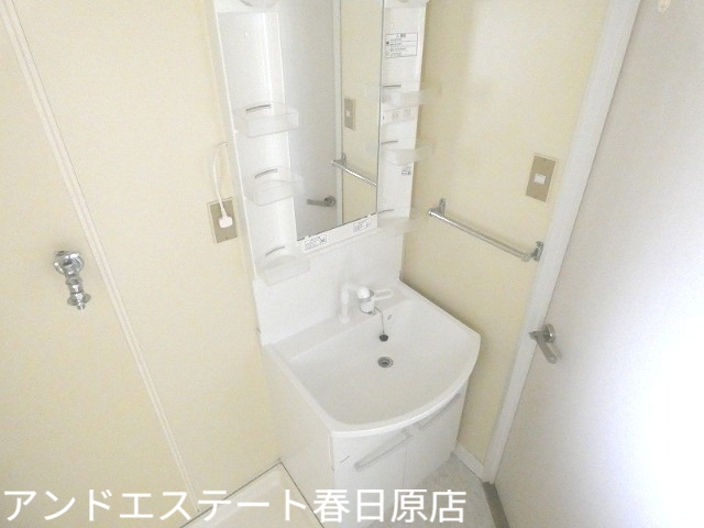 洗面設備　シャンプードレッサー付き洗面台