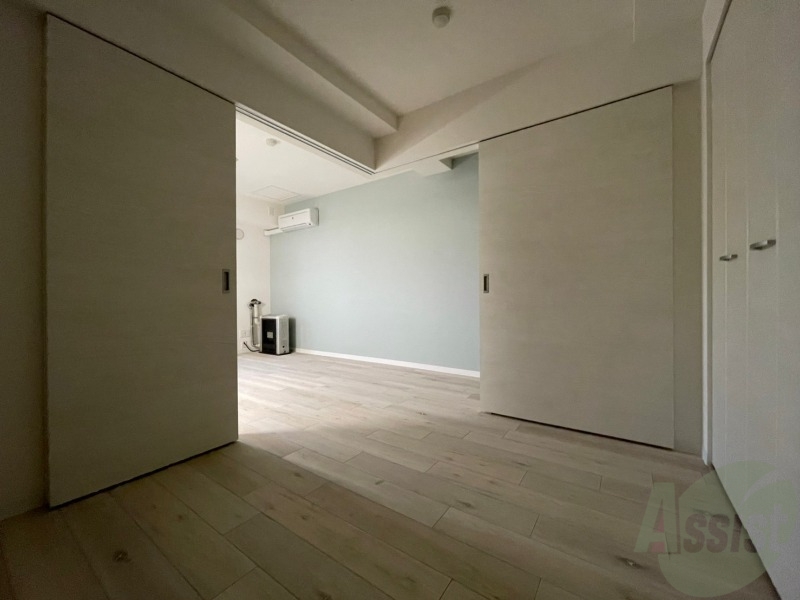 その他部屋・スペース　４帖の洋室です。家具の配置もしやすそうですね！