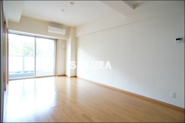 居室・リビング　使いやすい形の為、レイアウトを楽しめます♪