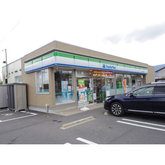 コンビニ　ファミリーマート塩尻桔梗町店（コンビニ）まで377m