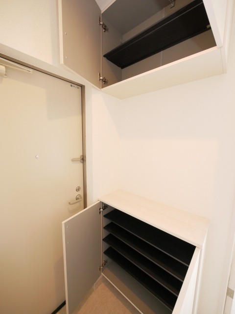 玄関　☆シューズボックス完備☆