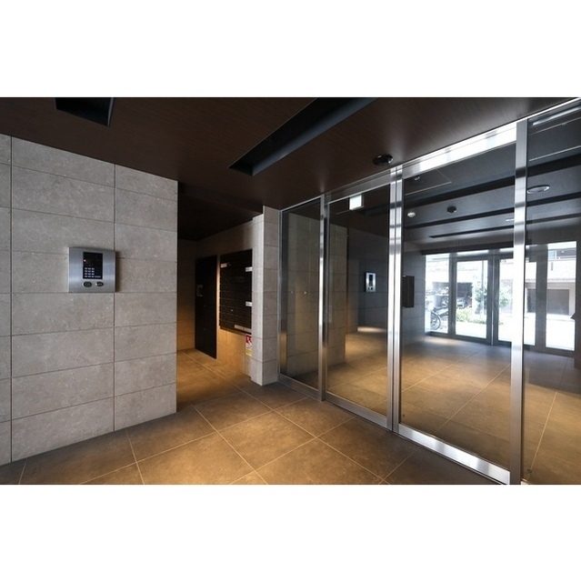 ロビー　オートロック