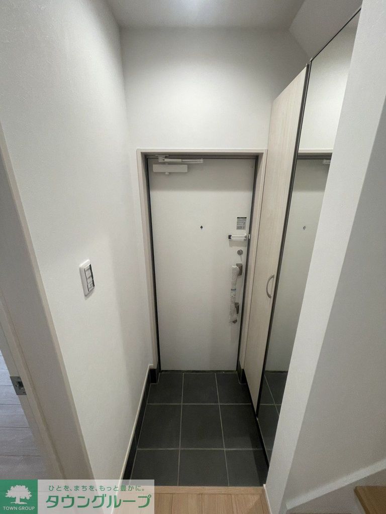 玄関　お部屋探しは株式会社　タウンハウジング　までお気軽にお問合…