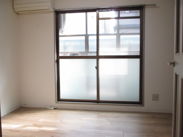 居室・リビング　明るくキレイなお部屋です