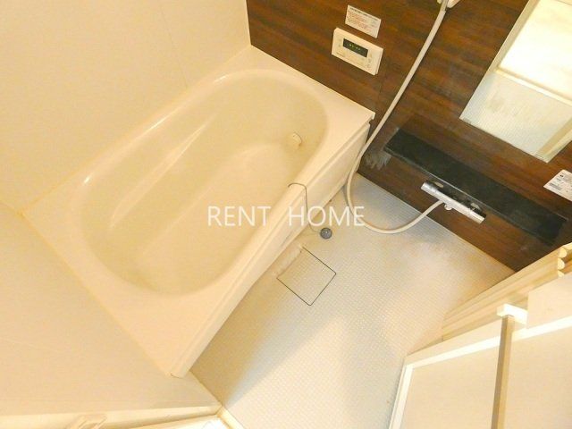 バス・シャワールーム　綺麗なお風呂です。（浴室乾燥機付き）