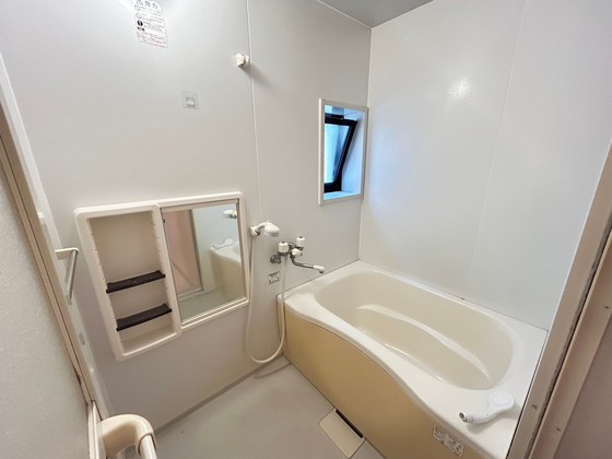 バス・シャワールーム　※別部屋の写真です