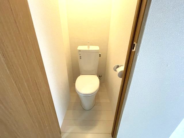 トイレ　(参考)同マンション同間取り他部屋の写真