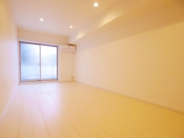 居室・リビング　※別号室写真です。