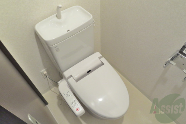 トイレ　トイレは温水洗浄付き。これだけは外せません。