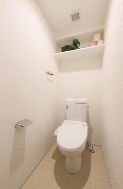 トイレ　※写真は同タイプ住戸です。