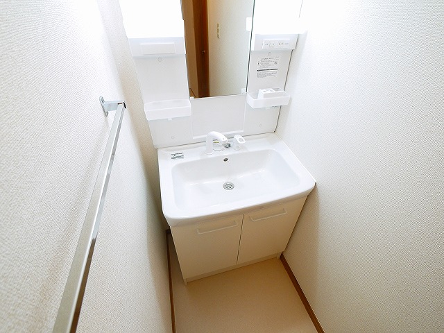 洗面設備　使いやすい洗面所です