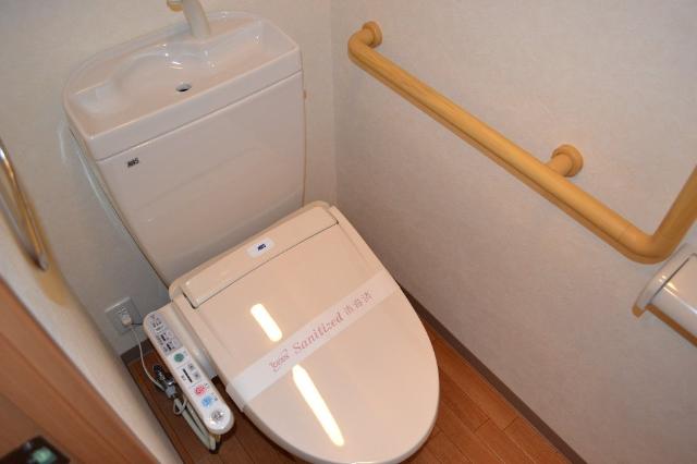 トイレ　シャワー付トイレ