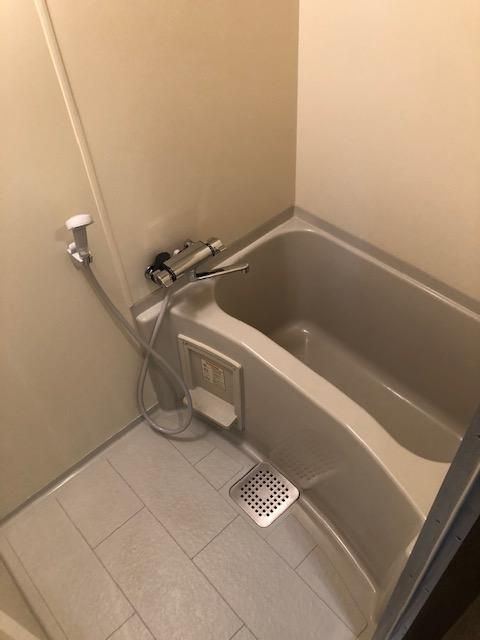 バス・シャワールーム　同物件別部屋写真
