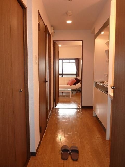 玄関　同物件別部屋写真