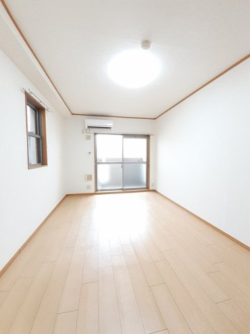 居室・リビング　使い勝手のいい洋室です