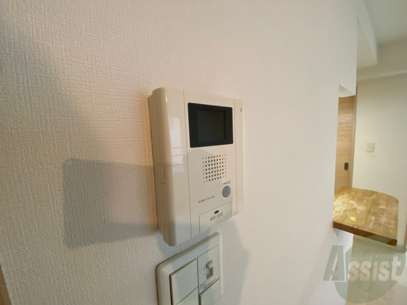 セキュリティ　ＴＶモニター付インターホンです。来客者の顔が見えるので安心！