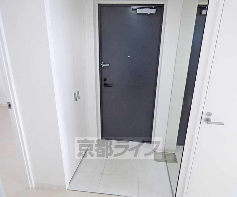 玄関　開放的な玄関です。