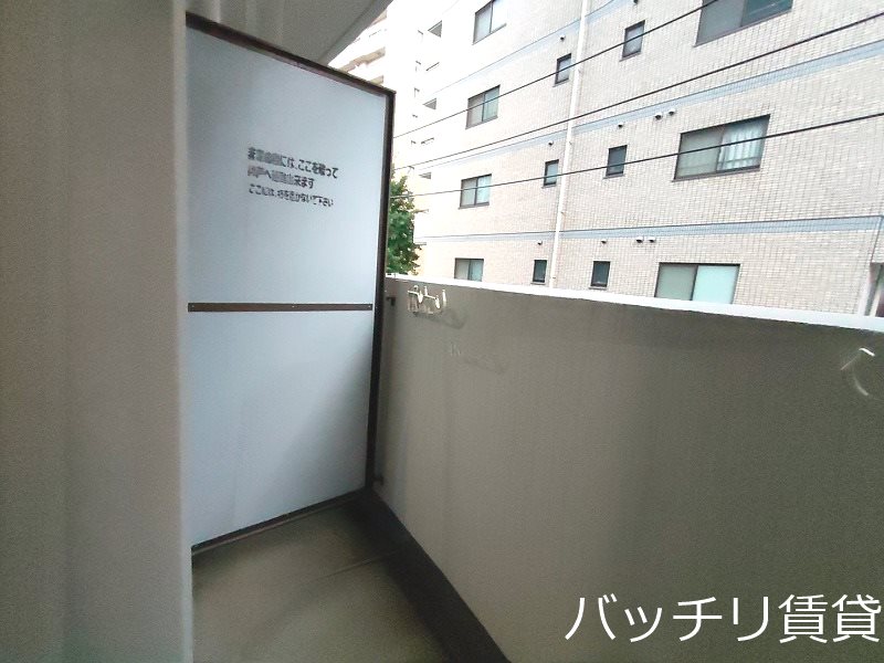 バルコニー　別号室写真の為、現況を優先致します。