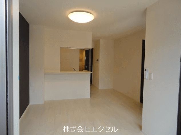 居室・リビング　エアコン完備で快適に過ごせます。