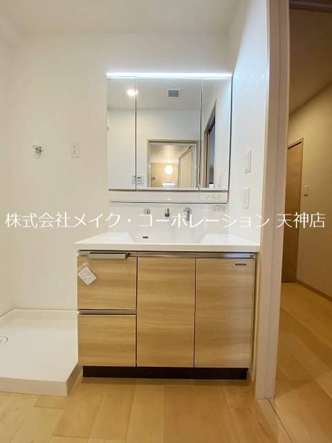 洗面設備　※入居中の為別部屋写真使用現状優先