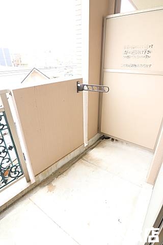 バルコニー　洗濯物も干せますよ