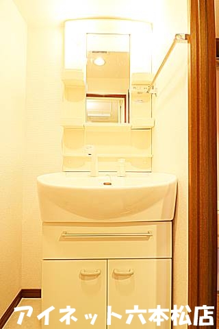 洗面設備　朝の身支度はこちらで