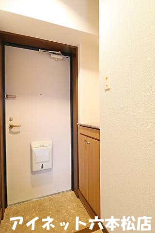 玄関　シューズボックス完備