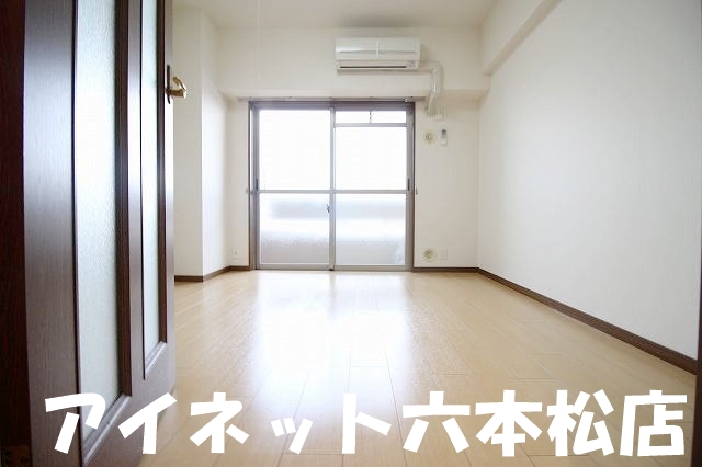 居室・リビング　一人暮らしにぴったりの広さ