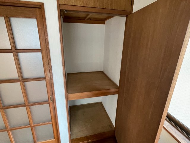 収納　※別号室参考写真です