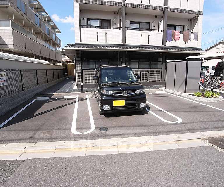 駐車場　３台分駐車スペースございます。