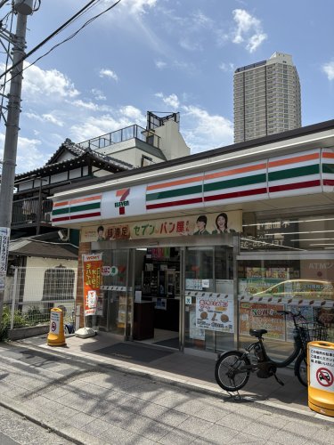 コンビニ　セブンイレブン 横浜新子安1丁目店（コンビニ）まで294m