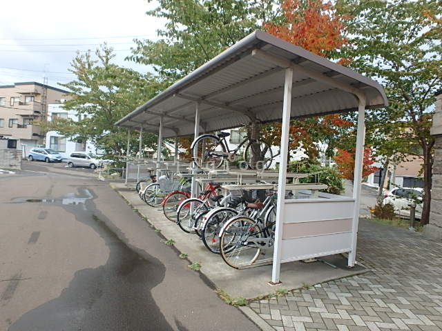 その他共有部分　屋根付き駐輪場