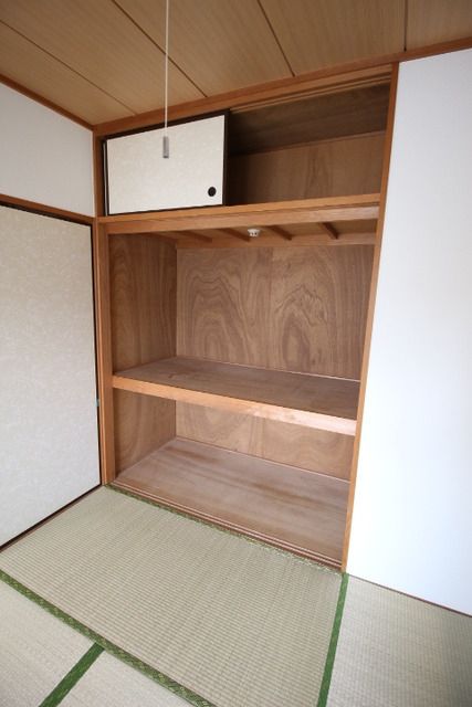 収納　押入れ