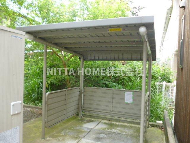 その他共有部分　屋根付きの駐輪場です★