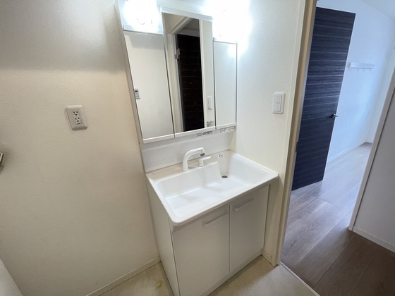 洗面設備　※別部屋の写真です
